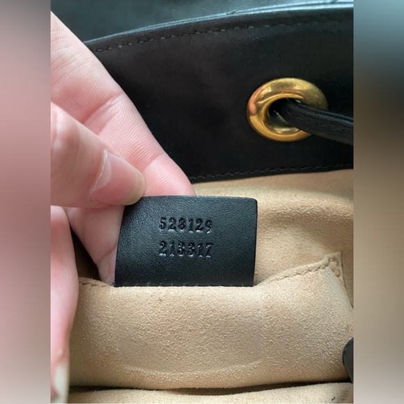 COPY - Gucci GG Marmont Drawstring Backpack Matelasse Leather (black) - Picture 5 of 8
